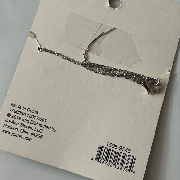 Hildie & Jo • NWT Silver Colored Arrow Bracelet - Picture 2 of 2